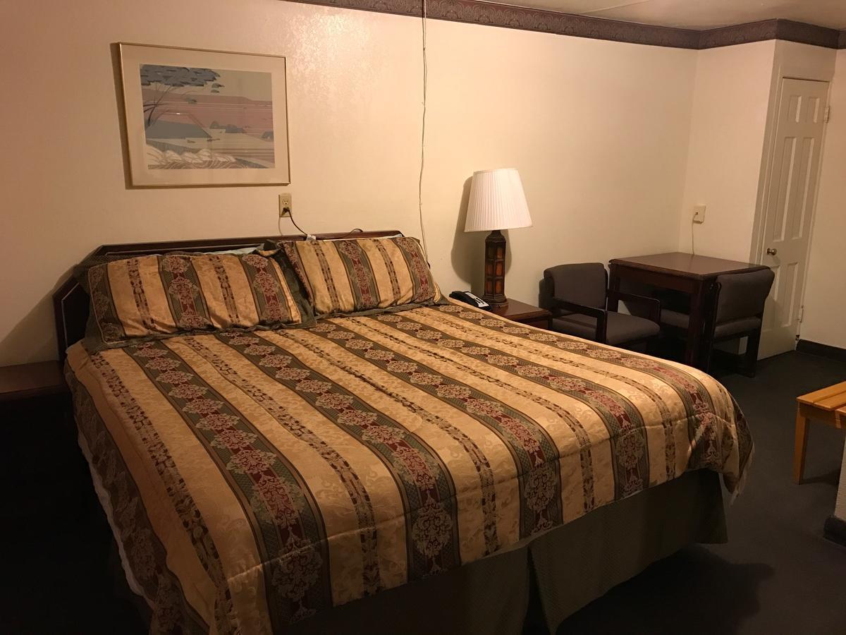 Budget Inn Of Brownfield Exterior photo