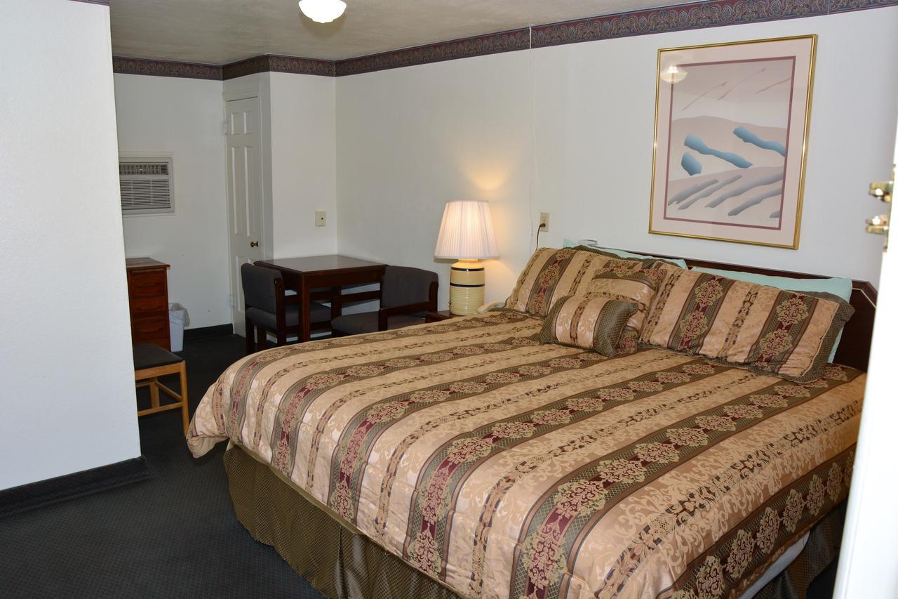 Budget Inn Of Brownfield Exterior photo