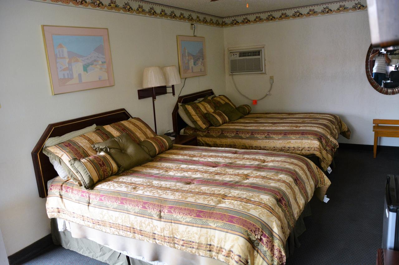 Budget Inn Of Brownfield Exterior photo